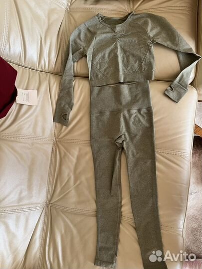 Спортивный костюм женский