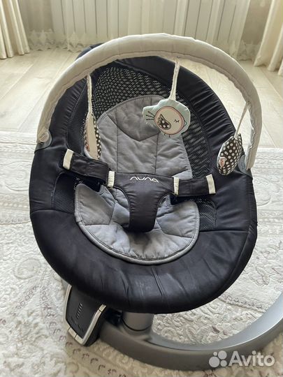 Шезлонг качалка Nuna leaf