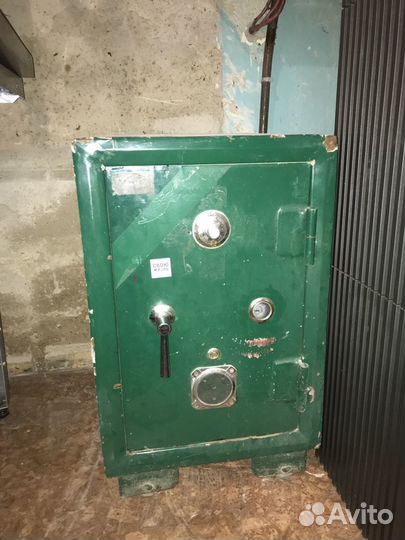 Сейф металлический