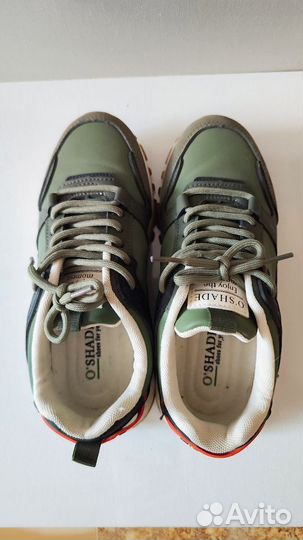 Кроссовки женские