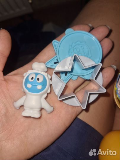 Игрушки Kinder surprise maxi