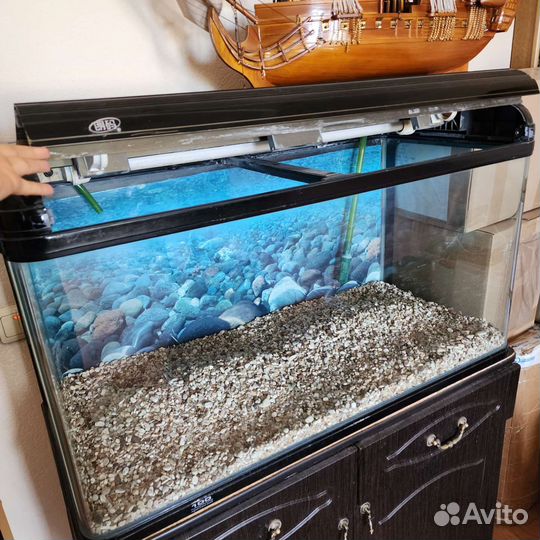 Аквариум с тумбой