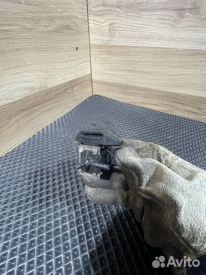 Электромагнитный клапан турбины Octavia 1h0906300