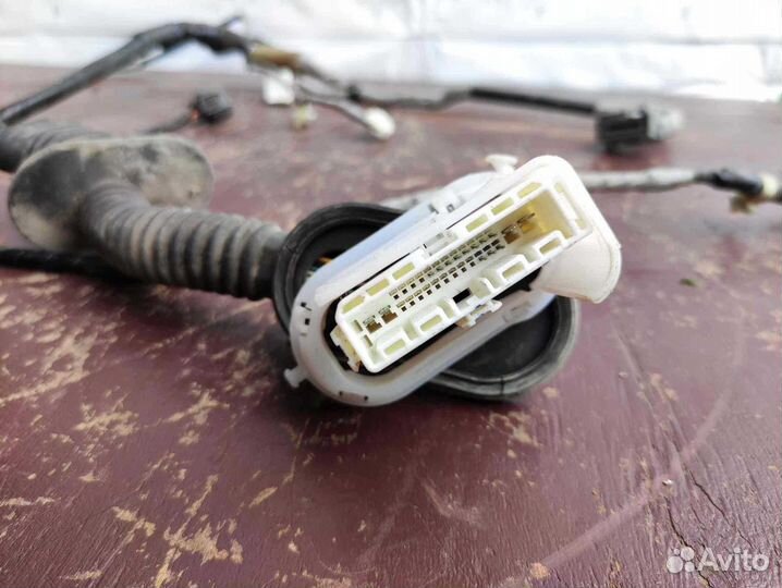 Проводка двери передней левой Honda Accord 8