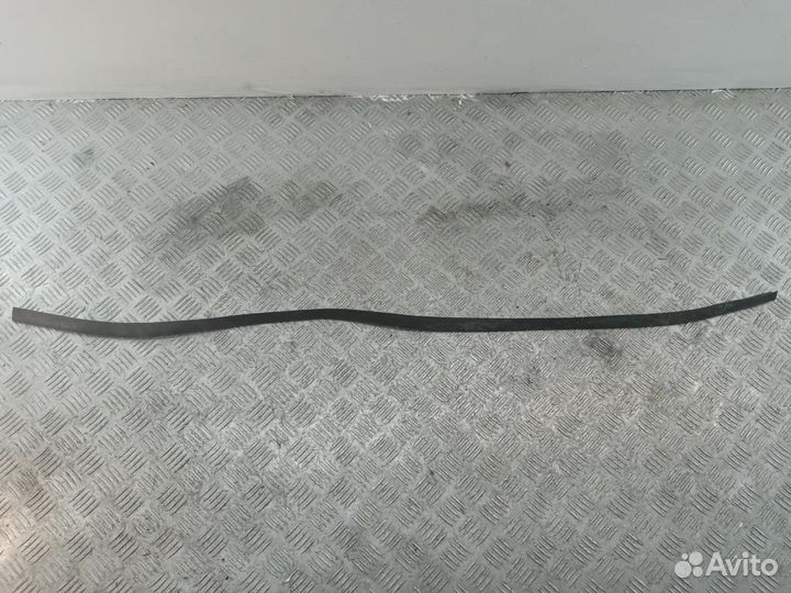 Уплотнитель капота Toyota Camry