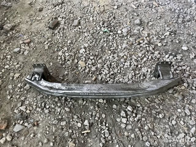 Передний усилитель бампера А8-D3-3.7л 2003