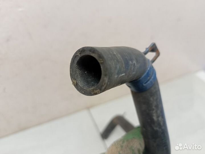 Патрубок системы охлаждения 1H0121109B