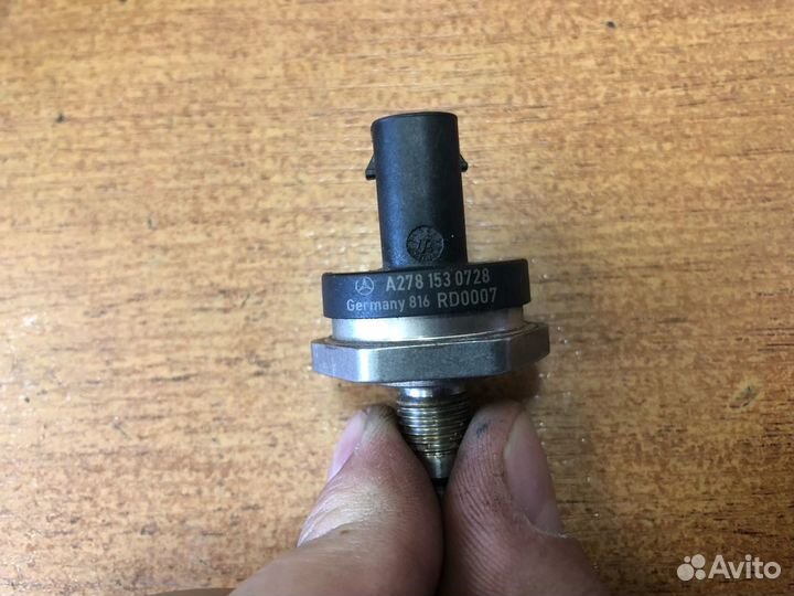 Датчик давления топлива Mercedes GLK X204 M276