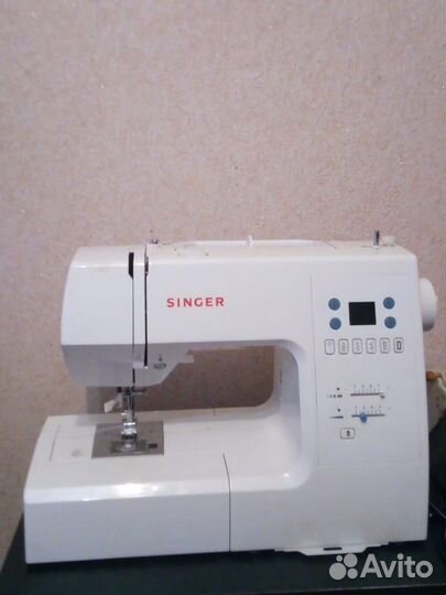 Швейная машина 