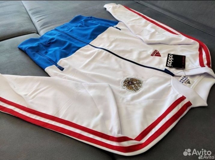 Спортивный костюм