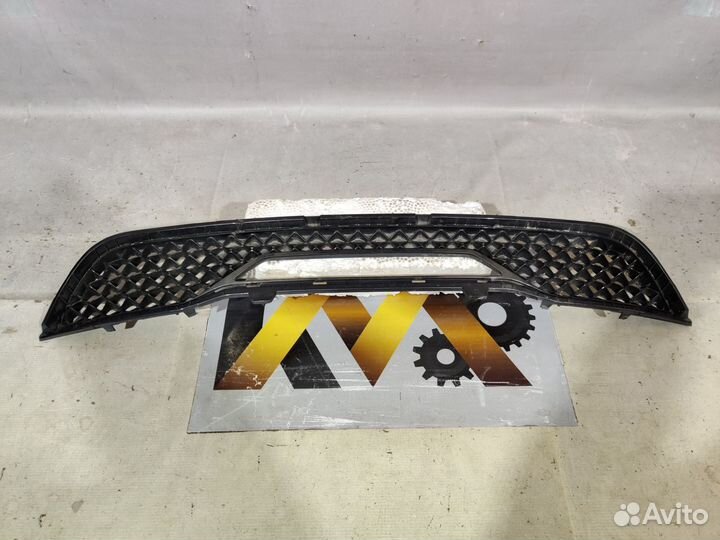 Хендай Дженезис G70 2017- Решетка зад бампера 8591