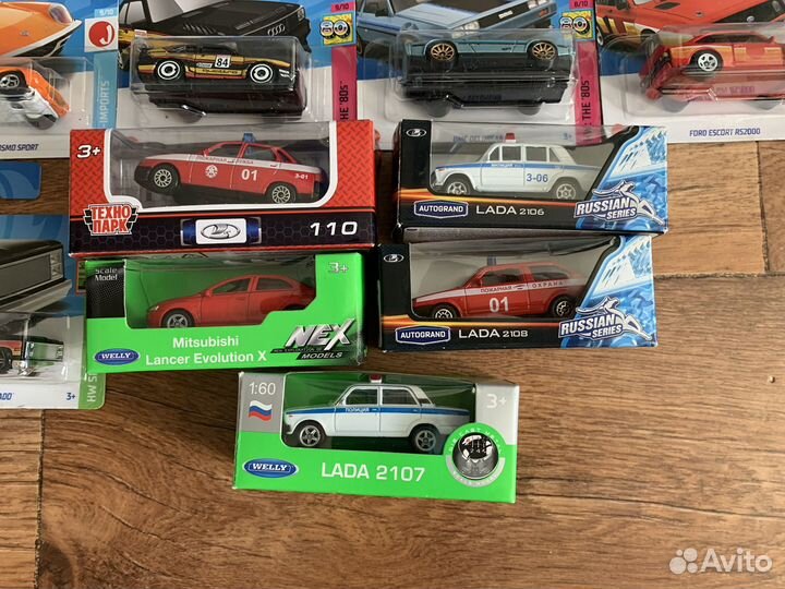 Машинки 1:64