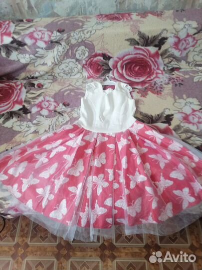 Платье для девочки новое 152-158