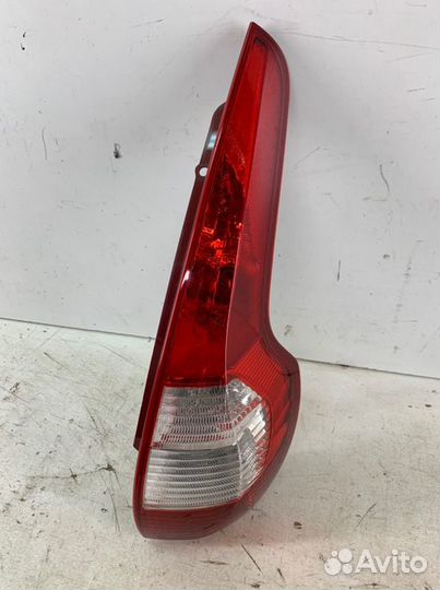 Фонарь правый LADA Granta FL 2017
