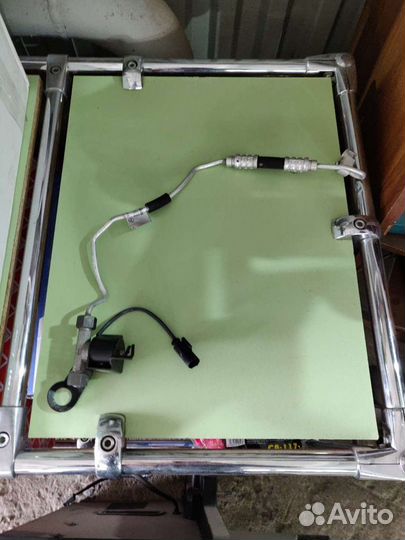 Трубка кондиционера с клапаном на Мерседес W221 Hy