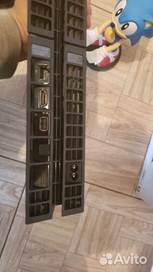 Sony PS4 fat. 2 диска и 1 геймпад