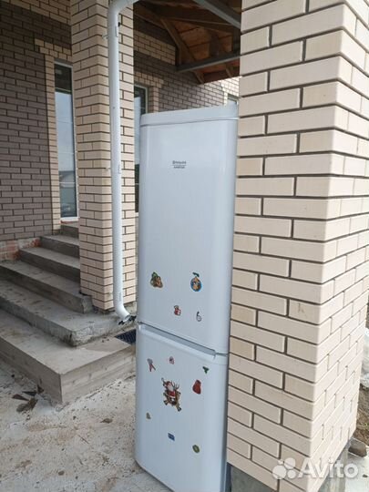 Холодильник Hotpoint Ariston