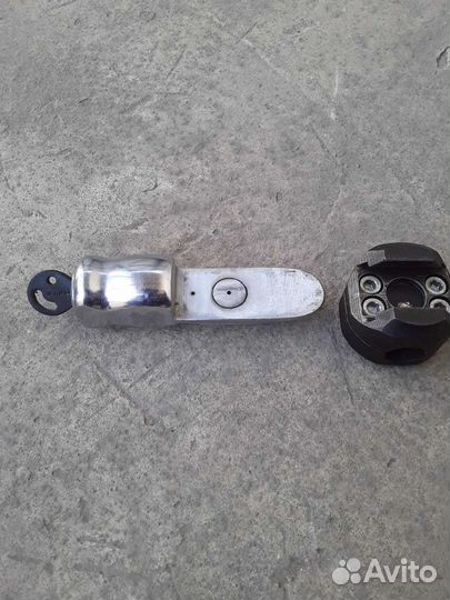 Противоугонный блокиратор руля