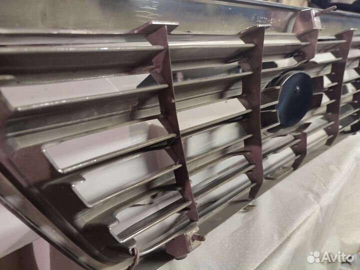 Решëтка тойота ленд крузер сигнус 2005 г