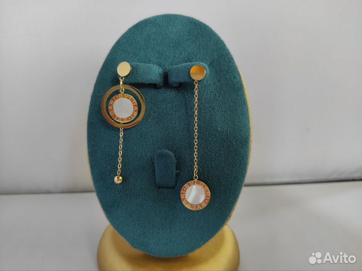 Серьги Bvlgari перламутр асимметрия