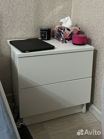 Тумба прикроватная белая
