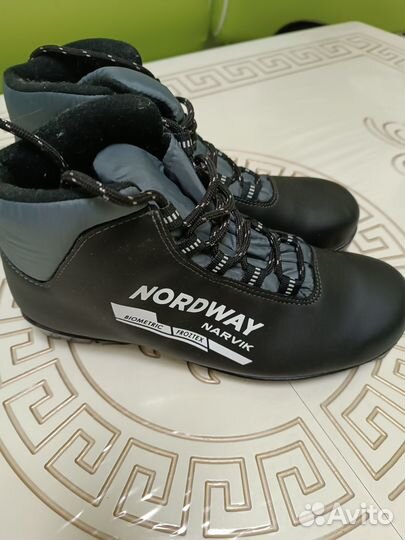 Лыжные ботинки 42,42