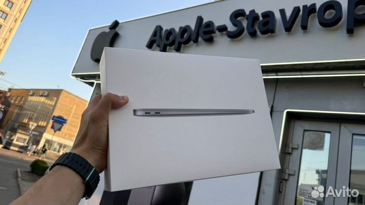 MacBook Air 13 M1 8/256 gb