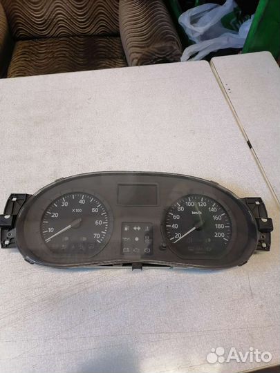 Панель приборов Renault Logan