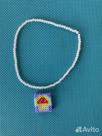 Ожерелье с украшениям