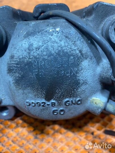 Суппорт тормозной передний Audi Q5 I 8R cdnc 2011