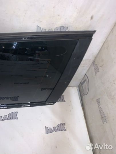 Стекло боковое (собачник) заднее правое Bmw