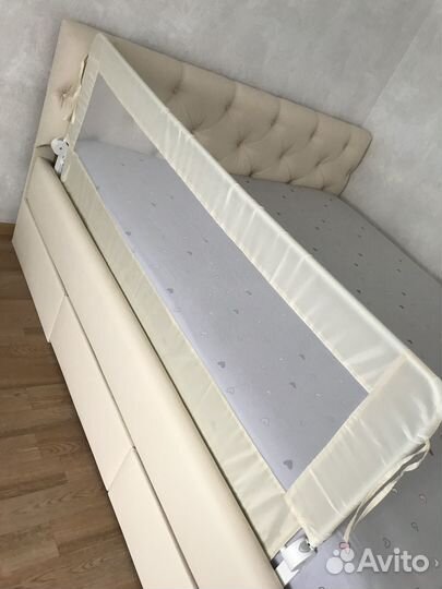 Защитный барьер на кровать 180 см