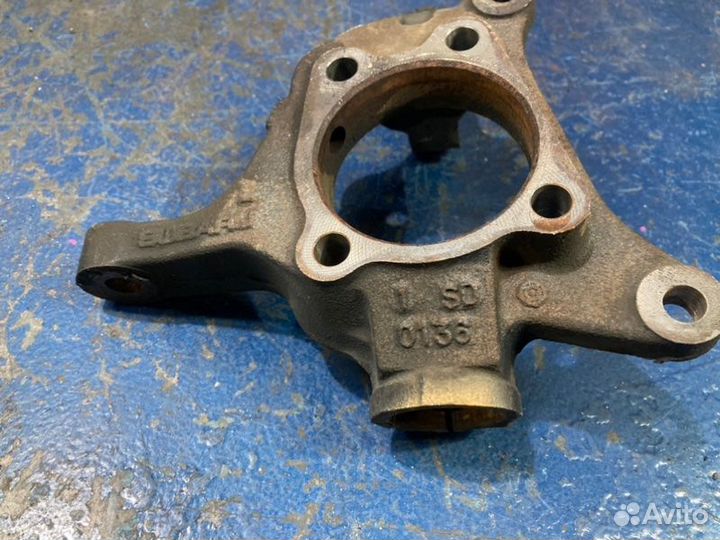 Кулак поворотный левый Subaru Forester SH/S12