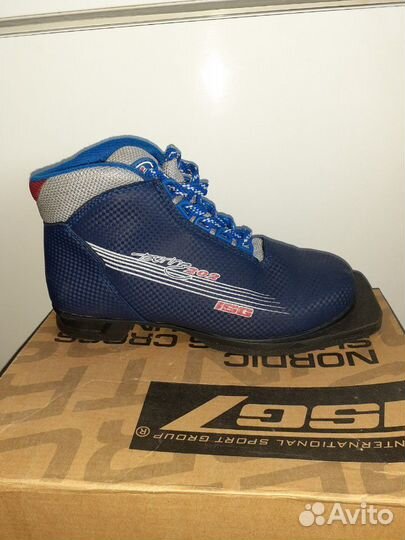 Лыжные ботинки