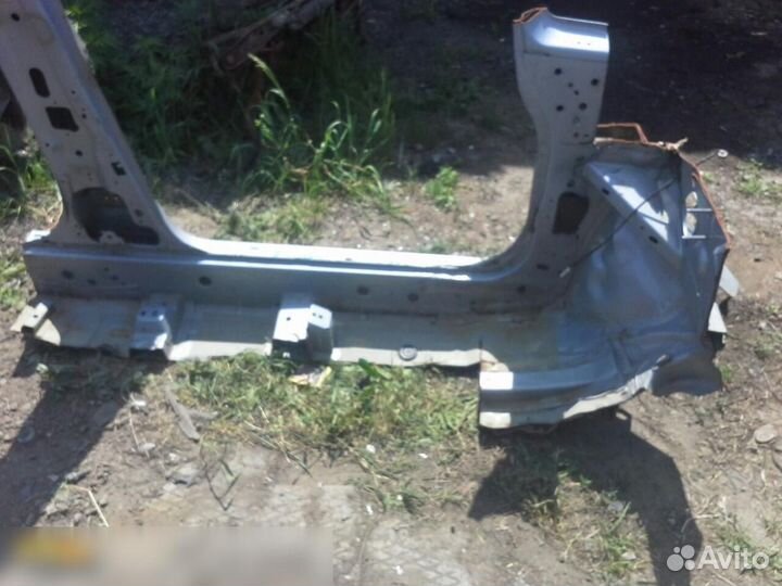 Порог со стойкой левый Nissan Tiida C11 2007