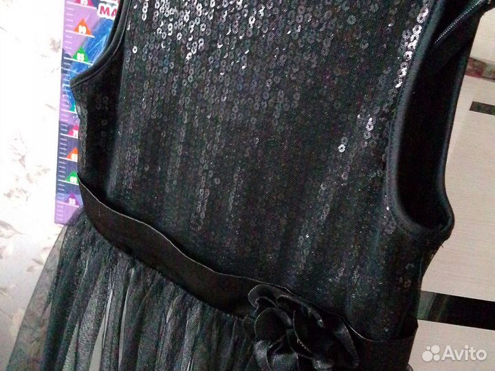 Нарядное платье для девочки