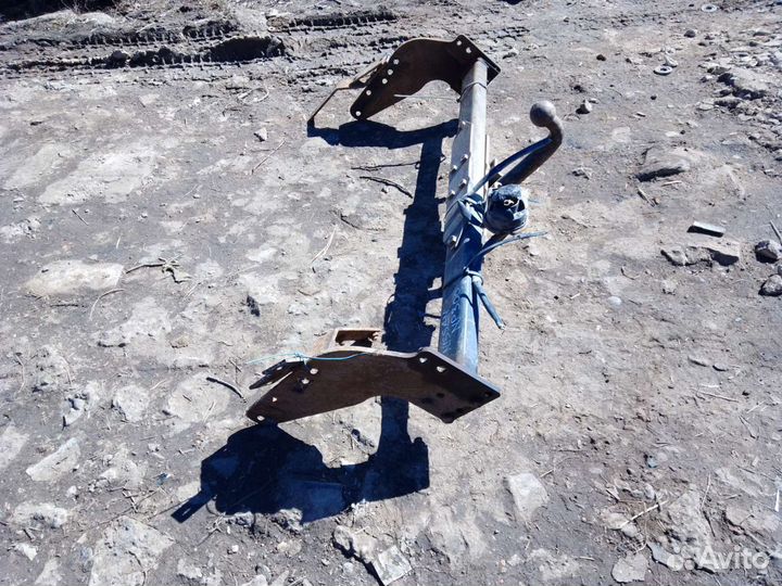 Фаркоп Nissan NP 300