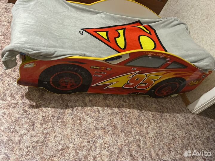 Детская кровать машинка