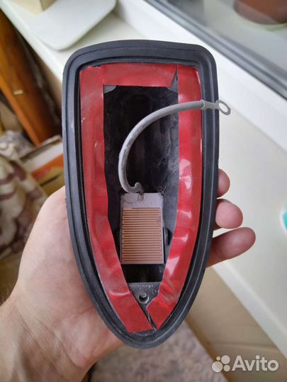 Антена плавник серебристый