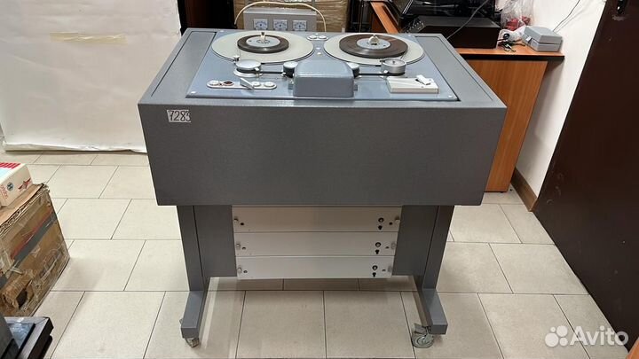 Магнитофон Telefunken M15A 1/4 ламповый