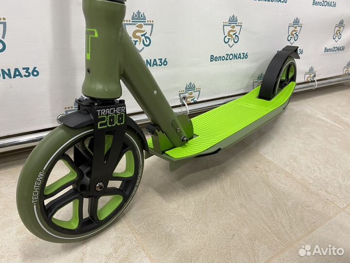 Самокат взрослый Tracker 200