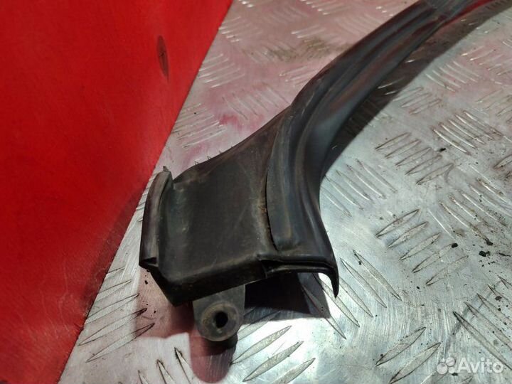 Уплотнитель кузова левый Fiat Albea / Siena 178