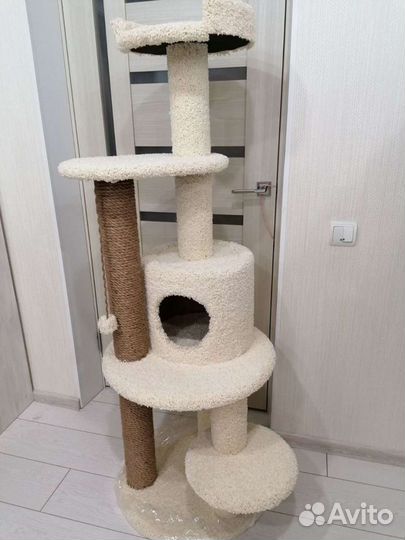 Домик с когтеточкой для кошек