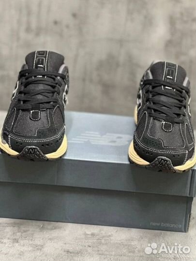 New Balance 1906R в черном цвете