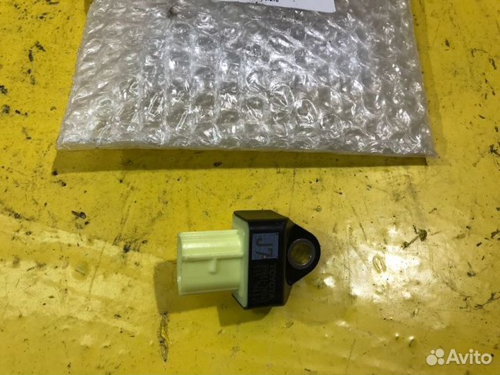 Датчик airbag задний правый Lexus Rx 4 2015-2020