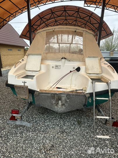 Катер с прицепом