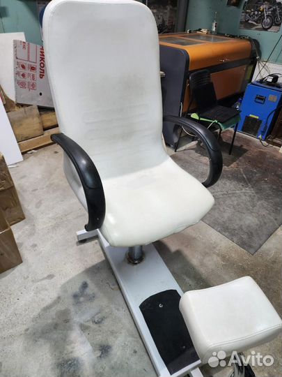 Кресло для педикюра с подставкой