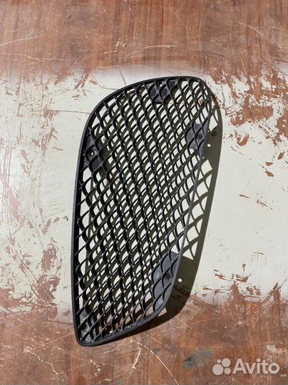 Решетка бампера Mercedes Benz W212 накладка левая