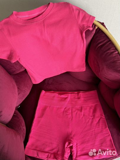 Красивейший женский спортивный комплект