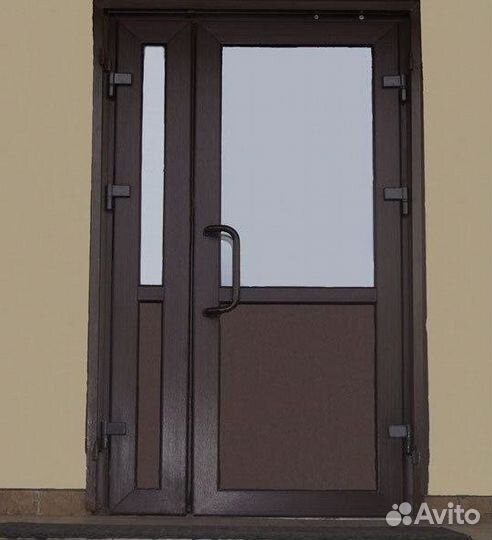 Алюминиевые двери шоколад